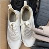 Image 7 : BOX OF SIZE 7 RUNNERS AND SUMMER FOOTWEAR