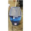 Image 2 : 6 RUBBERMAID TOTES WITH LIDS