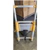 Image 2 : TELESCOPIC LADDER