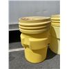 Image 2 : 2 YELLOW PLASTIC DRUMS. 400 LITRE CAPACITY EACH