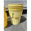 Image 3 : 2 YELLOW PLASTIC DRUMS. 400 LITRE CAPACITY EACH