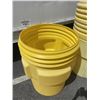 Image 4 : 2 YELLOW PLASTIC DRUMS. 400 LITRE CAPACITY EACH