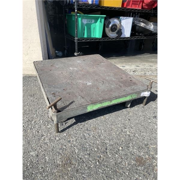 HEAVY DUTY 4 WHEEL ROLLING DOLLY. 32" X 28"