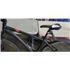Image 3 : BLACK SCHWINN BIKE