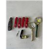 Image 1 : BAG OF POCKET KNIVES AND MAGNIFYING GLASSES