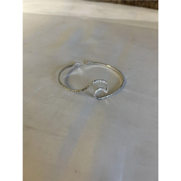 HAND HAMMERED STERLING SILVER OPEN CUFF BANGLE