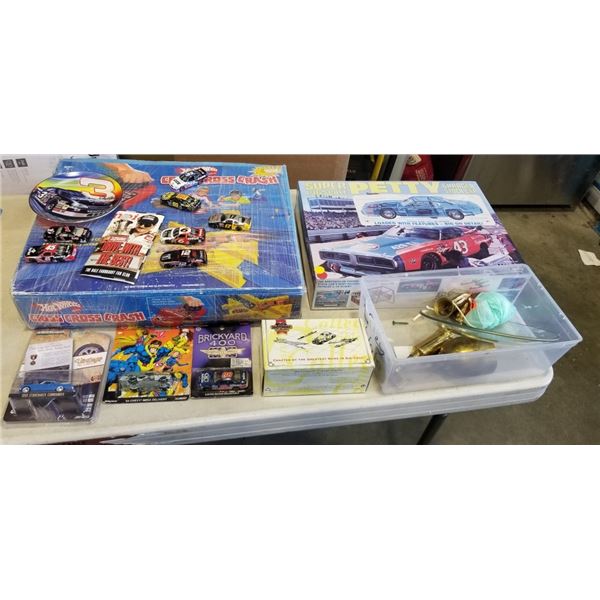 LOT OF HOTWHEELS, TRACK, MODEL CARS, ETC