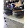 Image 3 : PAIR OF PORCELAIN PLANTER POTS 18" DIAMETER