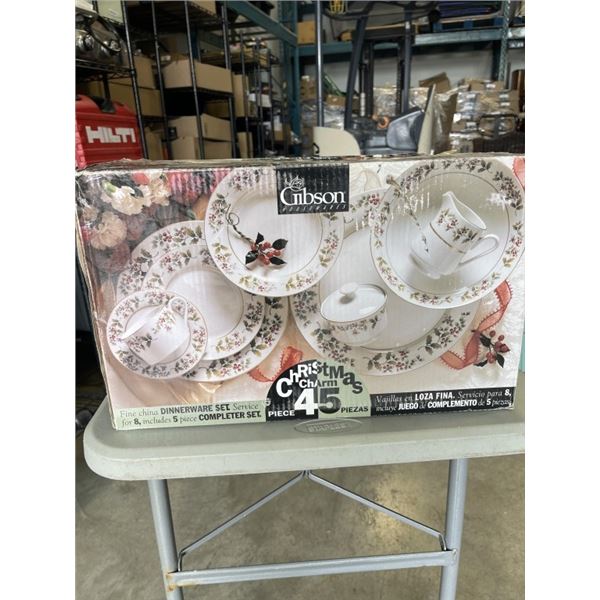 GIBSONS HOUSEWARE SET IN BOX