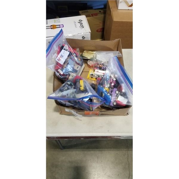 ASSORTED VINTAGE COLLECTABLE TOY CARS INCLUDING