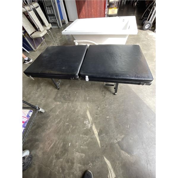 BLACK LEATHER PROFESSIONAL MASSAGE TABLE