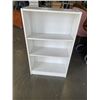 Image 1 : WHITE BOOKSHELF