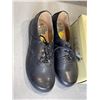 Image 2 : 5 NEW PAIRS OF BLACK LEATHER GIRLS SCHOOL SHOES, ASSORTED SIZE
