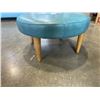Image 4 : ROUND VINYL OTTOMAN