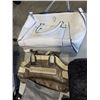 Image 3 : TOTE OF ASSORTED SHOES AND PURSES