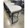 Image 5 : SET OF 4 VINYL SEAT BAR STOOLS