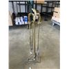 Image 1 : ANTIQUE BRASS FIRE COMPANION SET