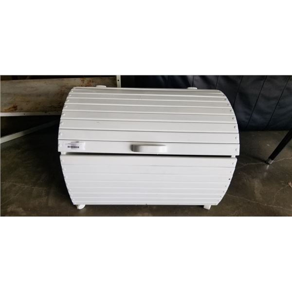 WHITE CHEST STORAGE BIN