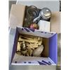 Image 1 : 2 BOXES OF ASSORTED ANTIQUE AND VINTAGE COLLECTIBLES