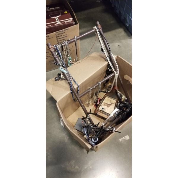 ASSORTED JEWELLERY. NECKLACES ETC