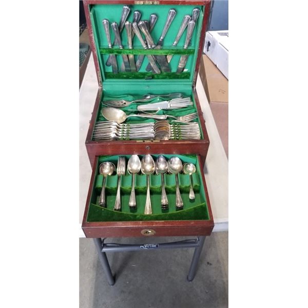 ANTIQUE 1847 ROGERS SILVER PLATE CUTLERY SET IN CANTEEN