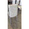 Image 5 : SET OF 4 RETRO DINING CHAIRS