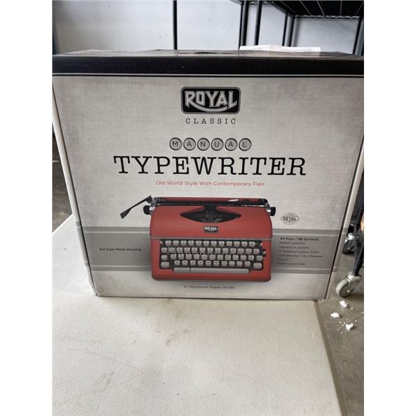 NEW ROYAL CLASSIC MANUAL TYPEWRITER