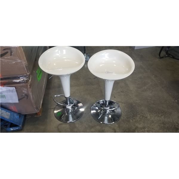 PAIR OF WHITE MODERN BAR STOOLS
