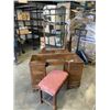 Image 1 : VINTAGE VANITY DRESSER WITH BENCH