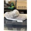 Image 4 : NEW OLUKAI KU'I FOG / MIST GREY  SIZE WOMENS 9