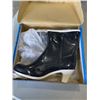 Image 2 : 5 NEW PAIRS OF LADIES HEEL GUM BOOTS ASSORTED SIZE
