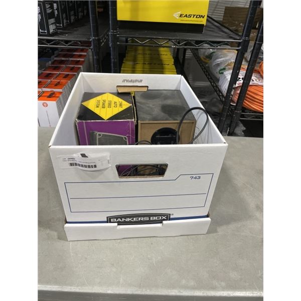 TWO SPEAKERS , ONE FROM EDIFIER, ANOTHER FROM ROBERTS. EDIFIER COMES WITH 2 MINISPEAKERS