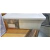 Image 3 : SINGER SUPER ELEGANCE SEWING MACHINE AND 3 PLASTIC ORGANIZERS WITH CRAFTING CONTENTS