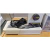 Image 5 : SINGER SUPER ELEGANCE SEWING MACHINE AND 3 PLASTIC ORGANIZERS WITH CRAFTING CONTENTS