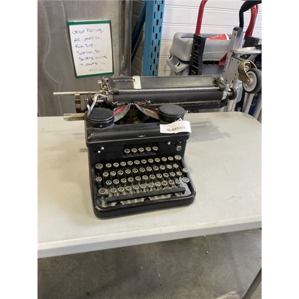 ANTIQUE TYPEWRITER