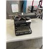 Image 1 : ANTIQUE TYPEWRITER