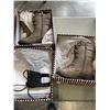 Image 4 : 5 NEW PAIRS OF YOUTH BOOTS, ASSORTED SIZE