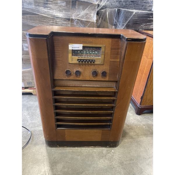 GENERAL ELECTRIC VINTAGE FLOOR RADIO