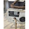Image 6 : GENERAL ELECTRIC VINTAGE FLOOR RADIO