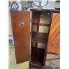 Image 9 : VICTROLA VINTAGE RCA VICTOR DUAL RECORD PLAYER STEREO CABINET. IN GOOD, ORIGINAL CONDITION