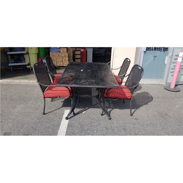 PATIO TABLE W/ 4 CHAIRS