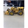Image 4 : 3 VINTAGE TONKA TRUCKS