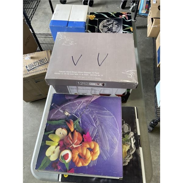 BOX OF ASSORTED GLASSWARE AND SERVING ITEMS