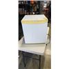 Image 1 : DANBY BAR FRIDGE