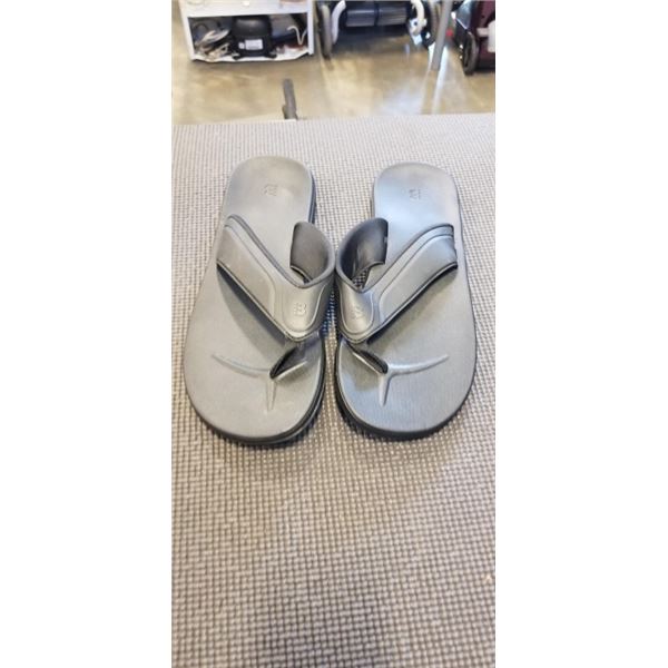 3 PAIRS OF SIZE 13 SUMMER FOOTWEAR