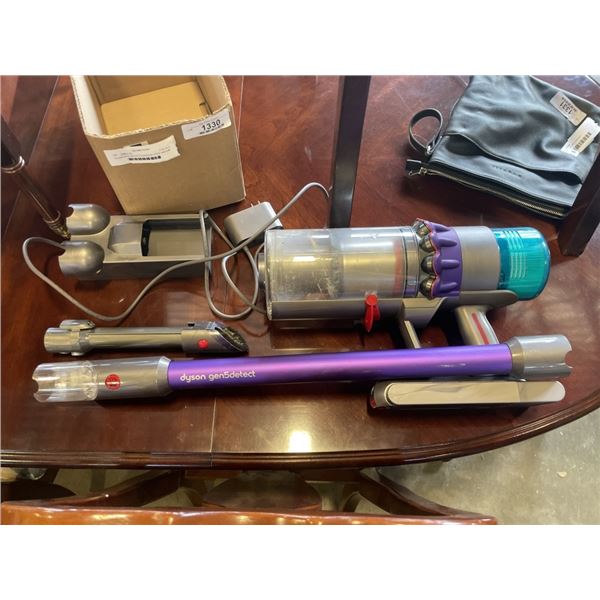DYSON GEN5 DETECT CORDLESS STICK VACUUM - TESTED WORKING, RETAIL $1399