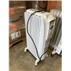 Image 2 : 2 ELECTRIC OIL HEATERS