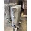 Image 4 : 2 ELECTRIC OIL HEATERS