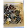 Image 3 : VINTAGE CELLULIOD CASE W/ JEWELRY CONTENTS
