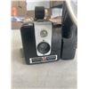 Image 4 : VINTAGE KODAK CAMERA W/ FLASH